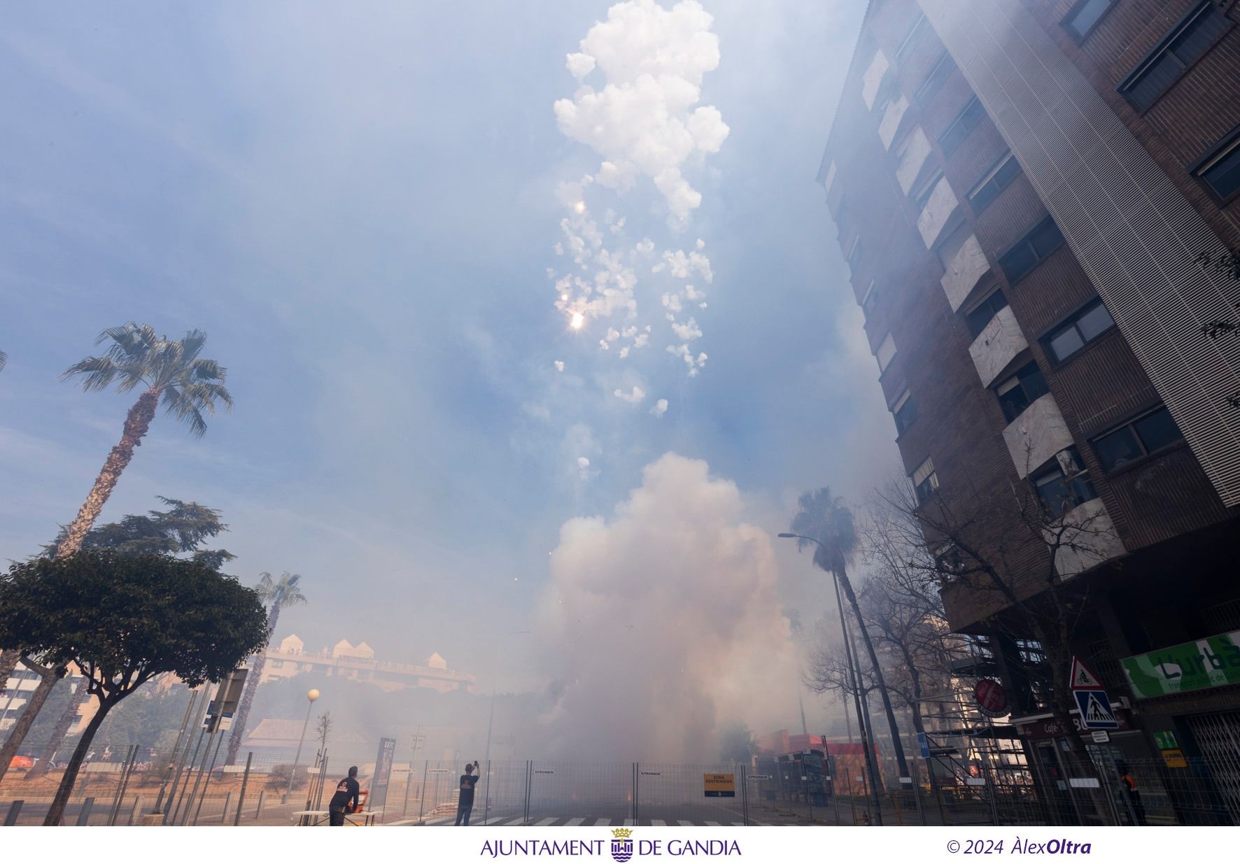 El domingo de las Fallas de Gandia, en casi ochenta imágenes