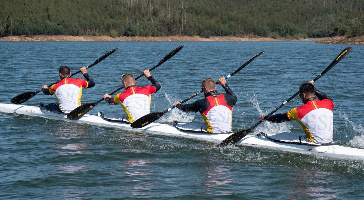 Piragüistas españoles entran para la cita de Tokio.