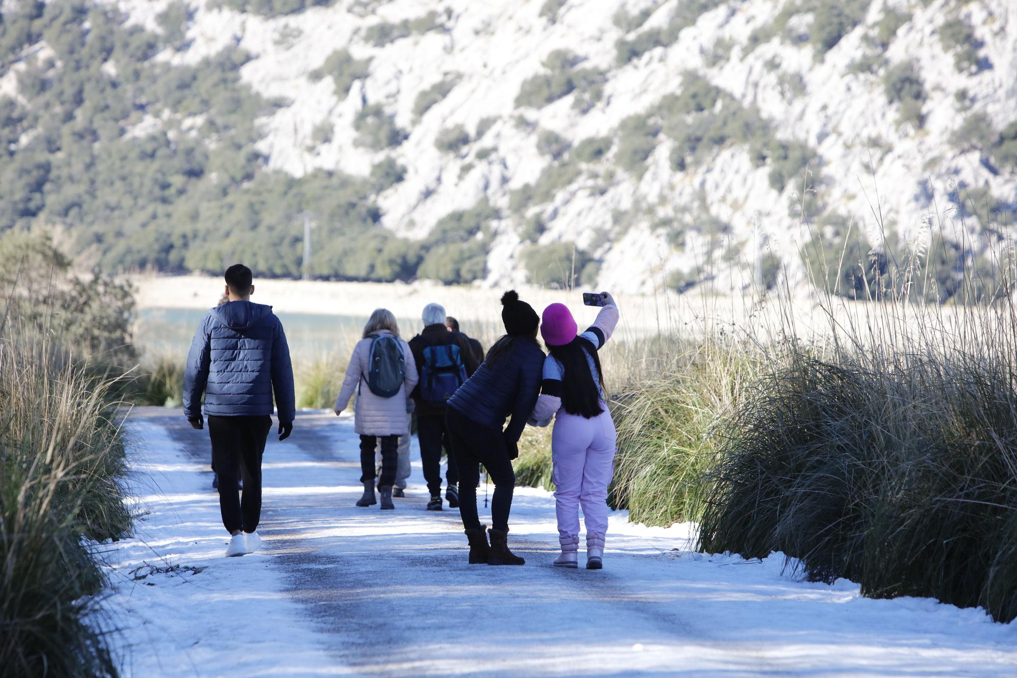 Schnee in der Tramuntana - Wanderung am Stausee Cúber auf Mallorca