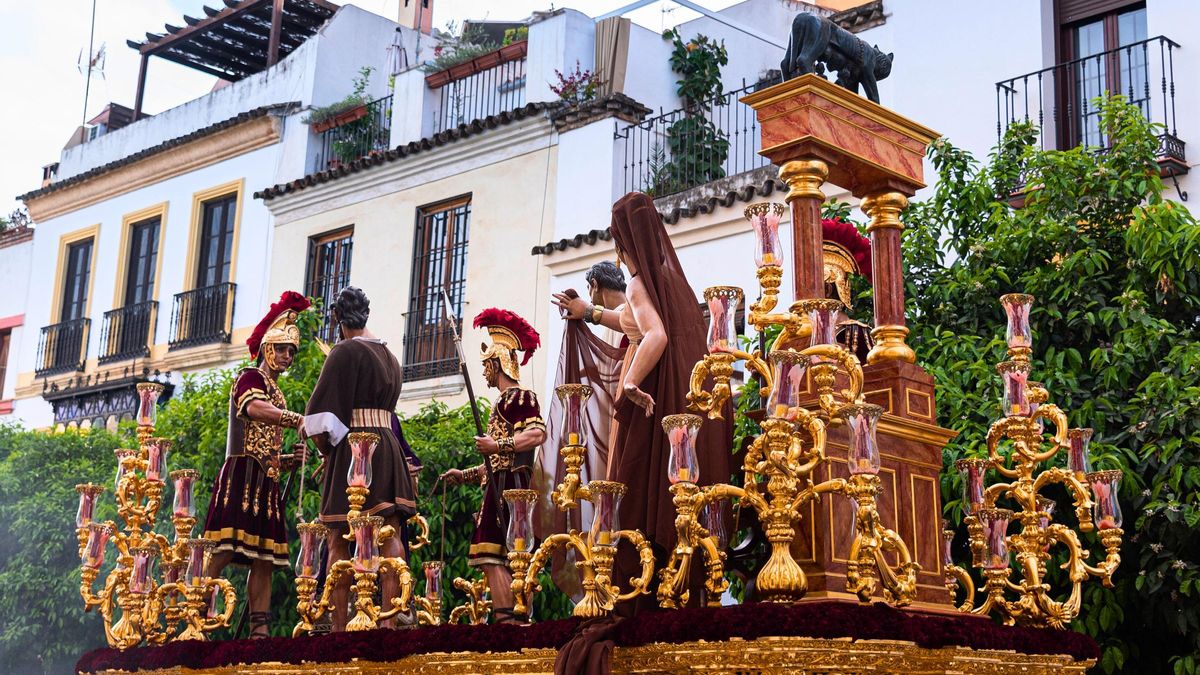 Paso típico de la Semana Santa en Córdoba