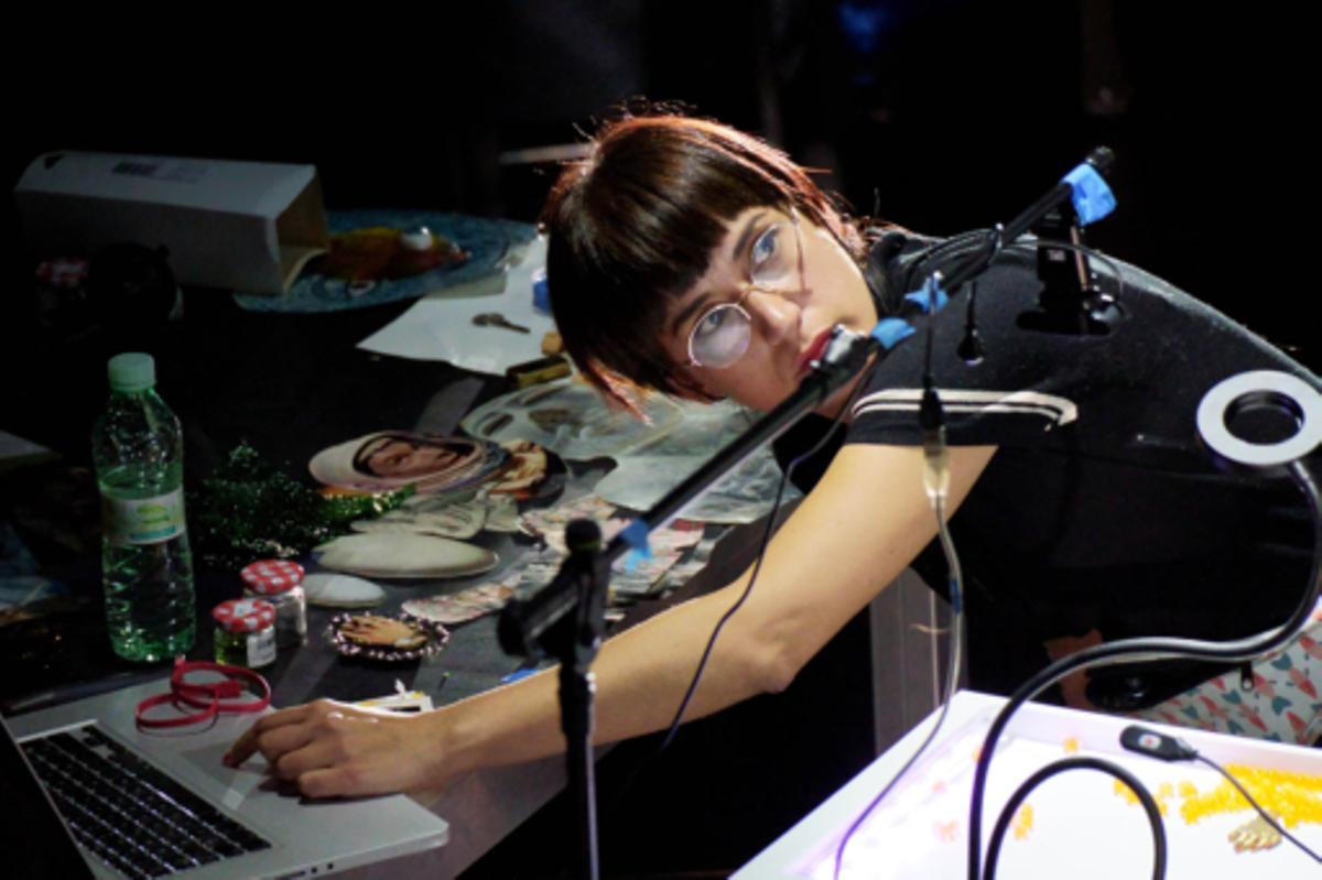 La apertura de SONORAS 2025 correrá a cargo de TURBȺA, un dúo que fusiona live cinema y música experimental.