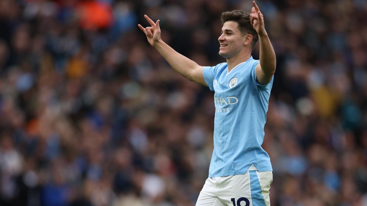 Julián Álvarez celebrando un tanto con el Manchester City