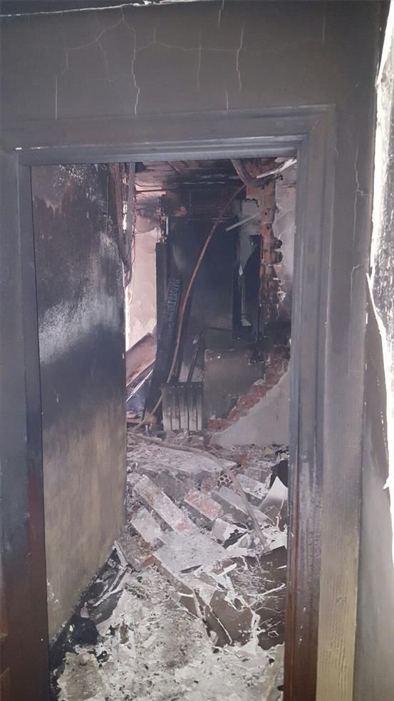 Explosión e incendio en una bloque de viviendas de en Cáceres