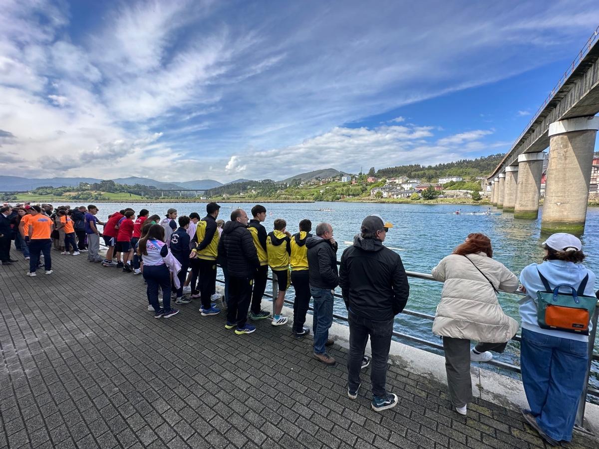 En imágenes: ambiente y sol en el XXXVI Campeonato de Asturias de Travesías Ría de Navia