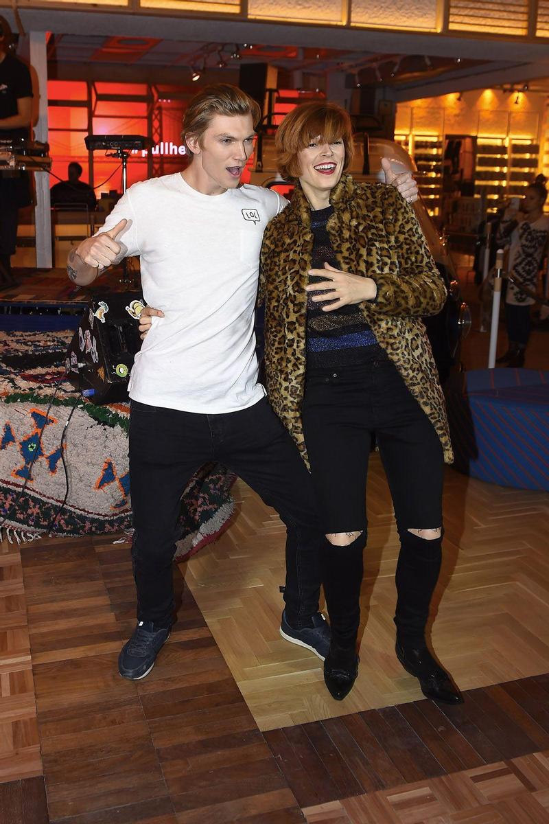 Bimba Bosé y Charlie Centa en la fiesta de Pull&Bear en Madrid