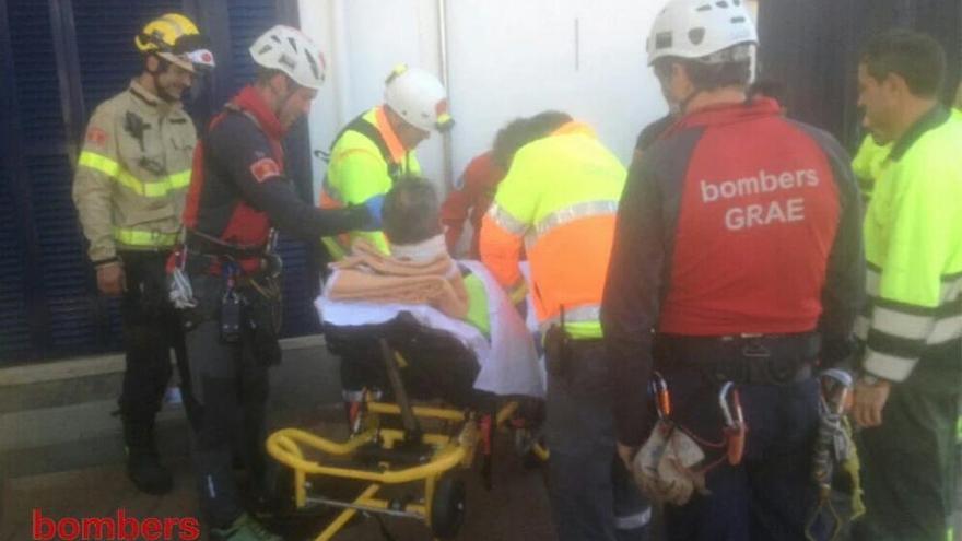 Rescaten un operari que havia caigut d&#039;un arbre a Tamariu