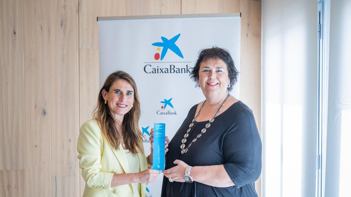 WhatsApp Image 2026 07 22 at 12.Isabel Moreno, directora de la Territorial Ebro de CaixaBank, y Cristina Gallart, presidenta de Fribín.