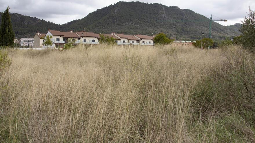 Más de un tercio del suelo urbano está sin edificar en 20 municipios de la Costera, Canal y la Vall