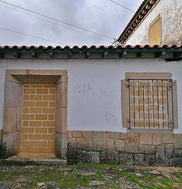 El poblado de Villalcampo, tapiado