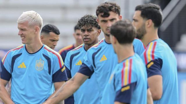 Lamine acude al rescate ante Arabia |