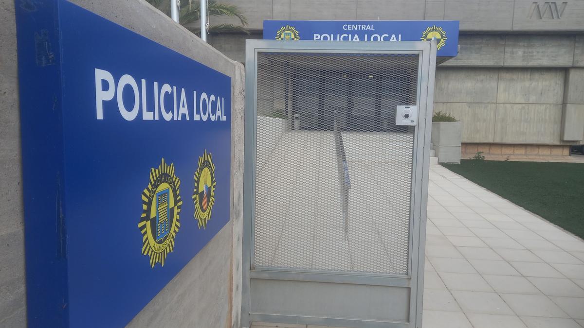 Fachada de la oficina de la Policía Local de Almassora