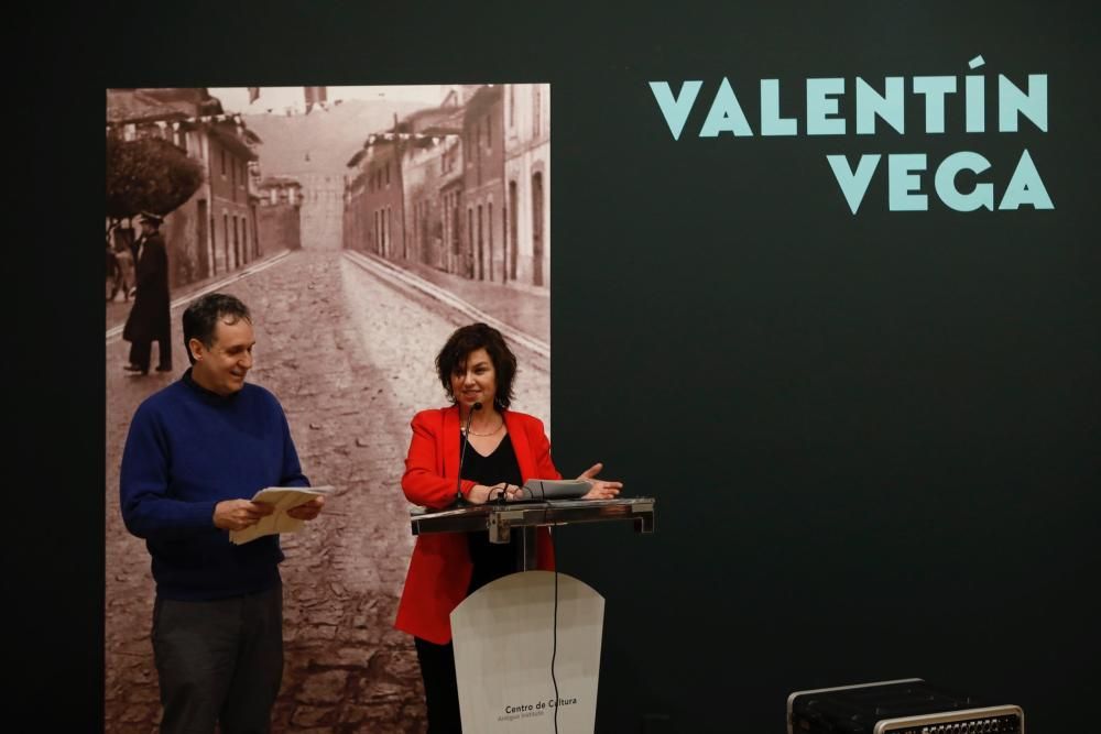 Inauguración de la exposición del fotógrafo Valentín Vega