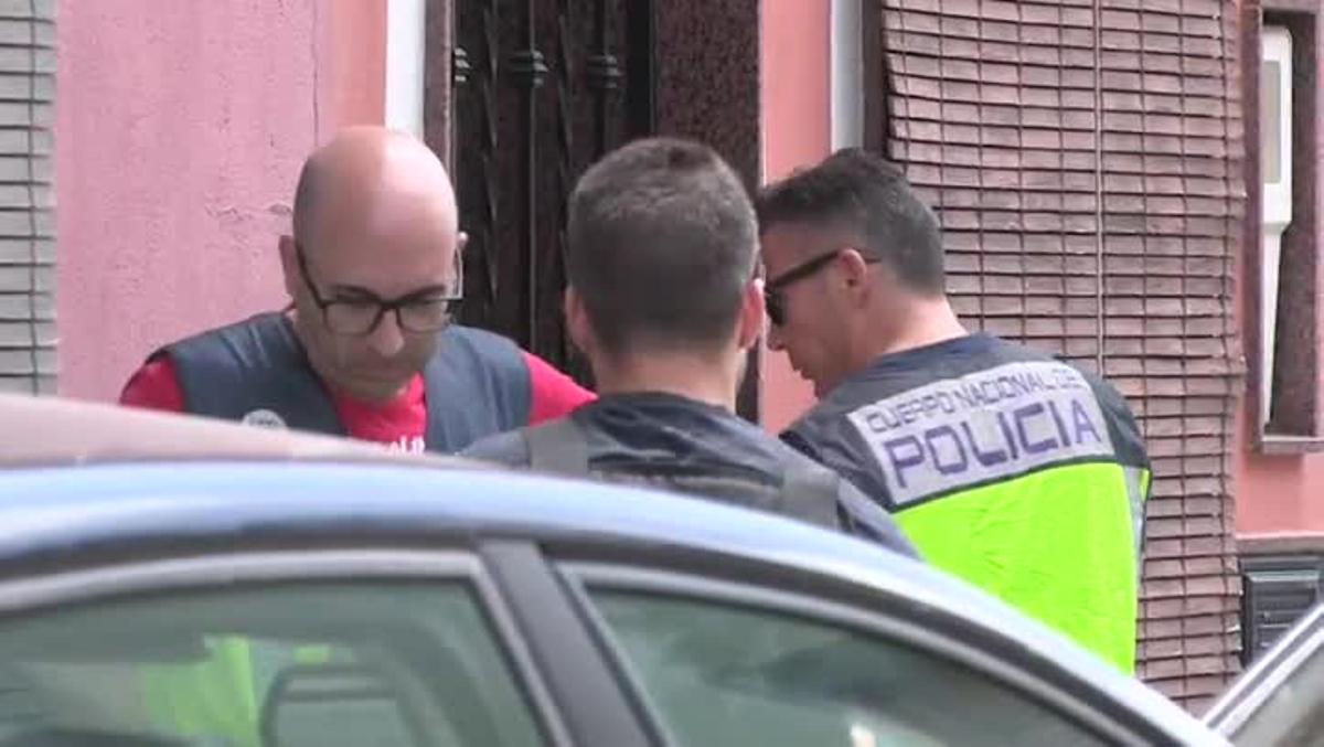 Dos mujeres han resultado heridas, al parecer sin lesiones graves, tras ser disparadas por un hombre en la localidad valenciana de Alzira que ya ha sido detenido.