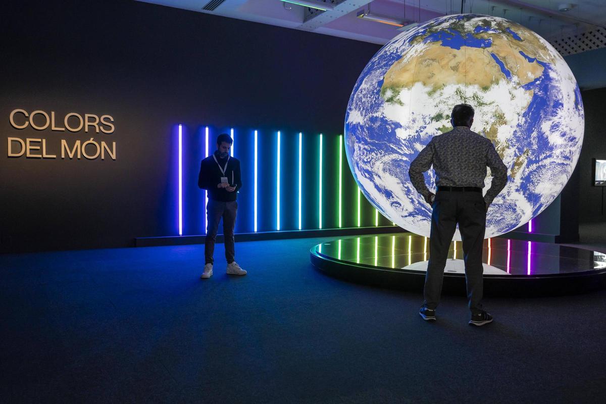 Startpunkt der Ausstellung "Colors del món" im CaixaForum