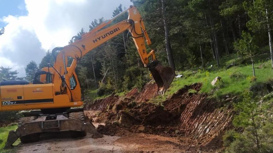 Les obres d&#039;arranjament del camí que va del Coll de Jou a Montnou i Prats de Bacies