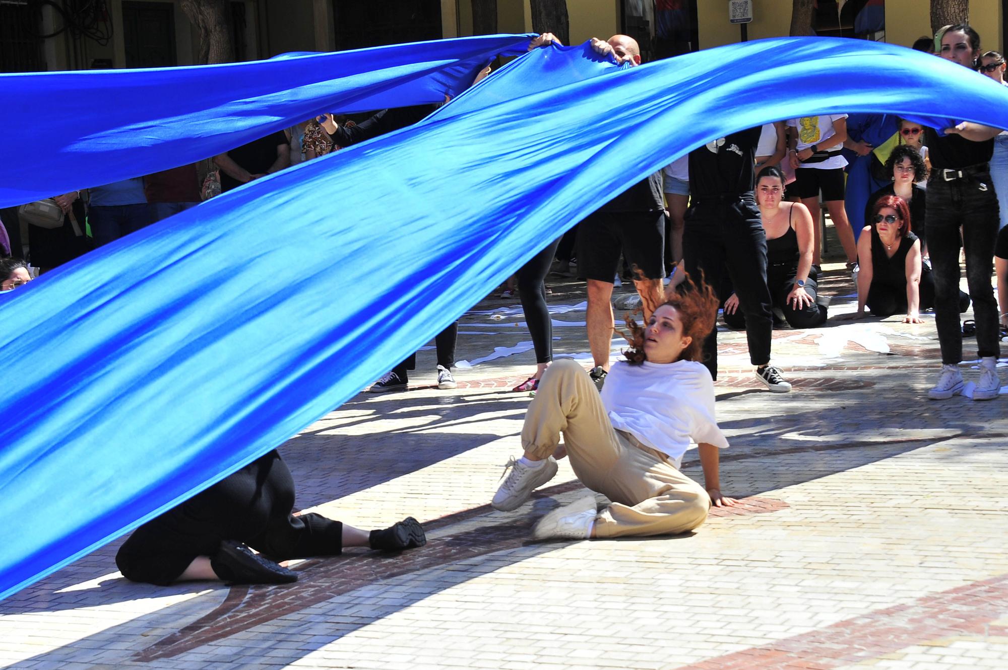 Performance de Elche Acoge por el día del refugiado