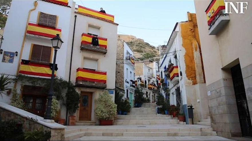 Las calles del barrio de Santa Cruz, vacías en Miércoles Santo