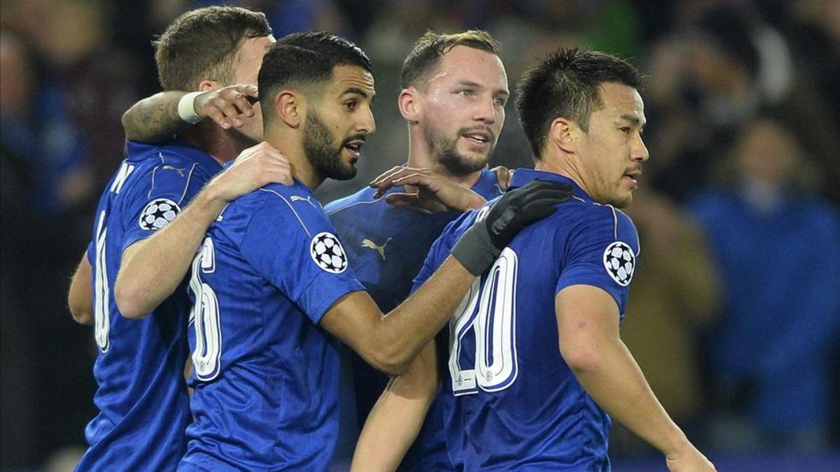 Los jugadores del Leicester celebraron su pase a los octavos