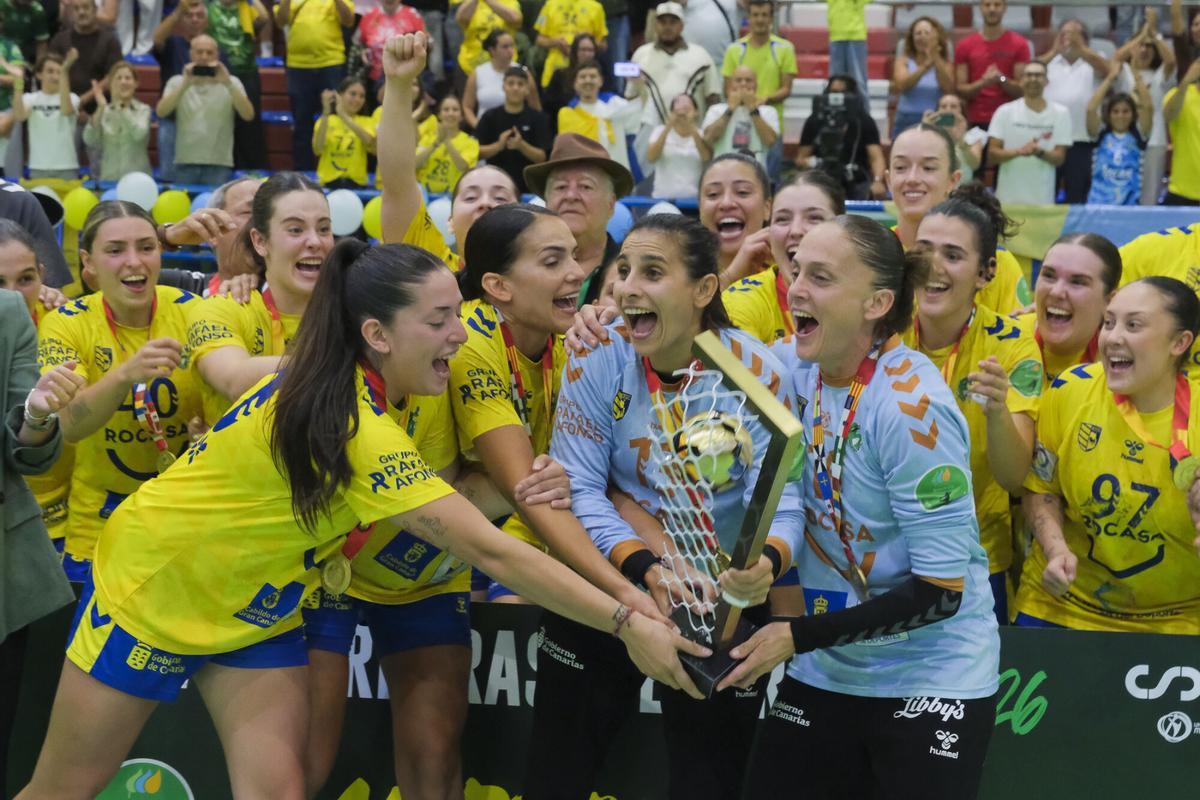 El Rocasa Gran Canaria se corona en la Liga Guerreras Iberdrola por segunda vez siete años