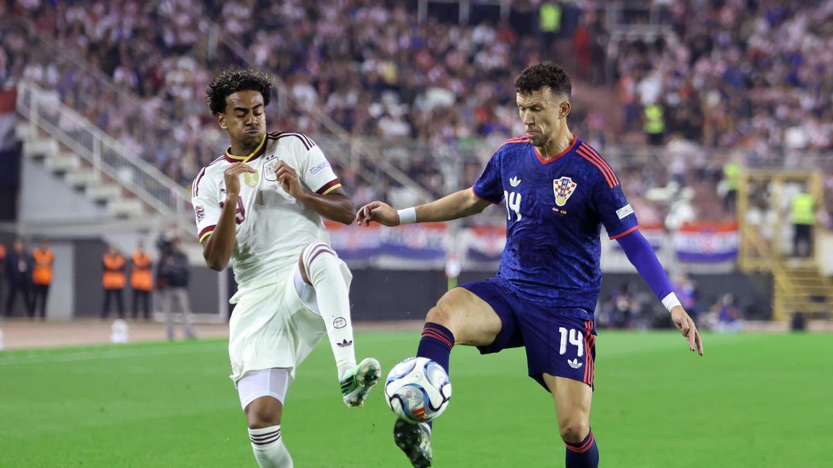 Lamine, junto a Perisic, en Split