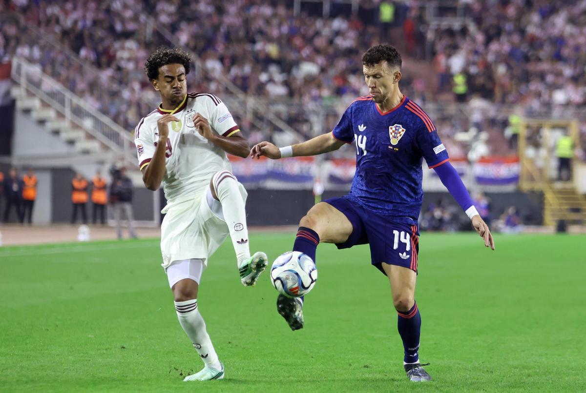 Lamine, junto a Perisic, en Split