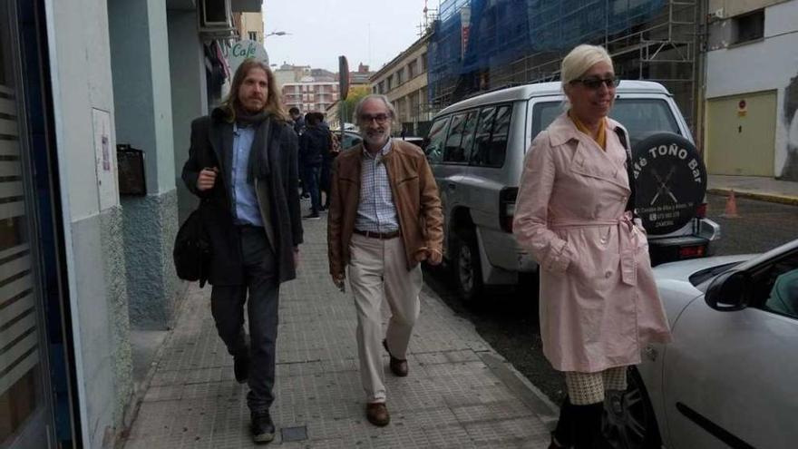 Pablo Fernández, Braulio Llamero y María José Rodríguez Tobal, ayer.