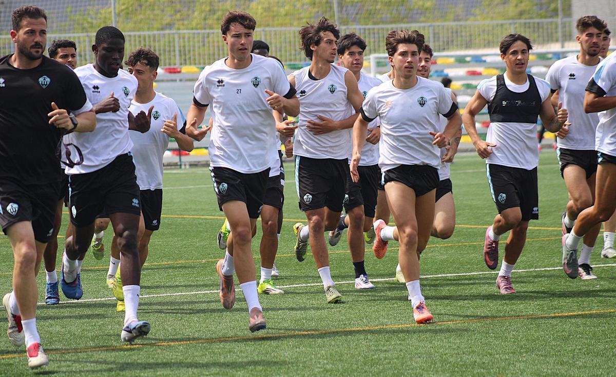 El CD Castellón B afronta un partido clave para su permanencia en Segunda Federación.