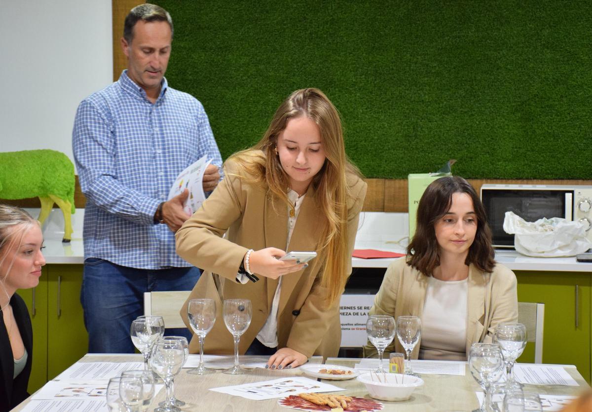 Uno de los principales valores diferenciales de IMEP es su conexión directa con el entorno profesional.