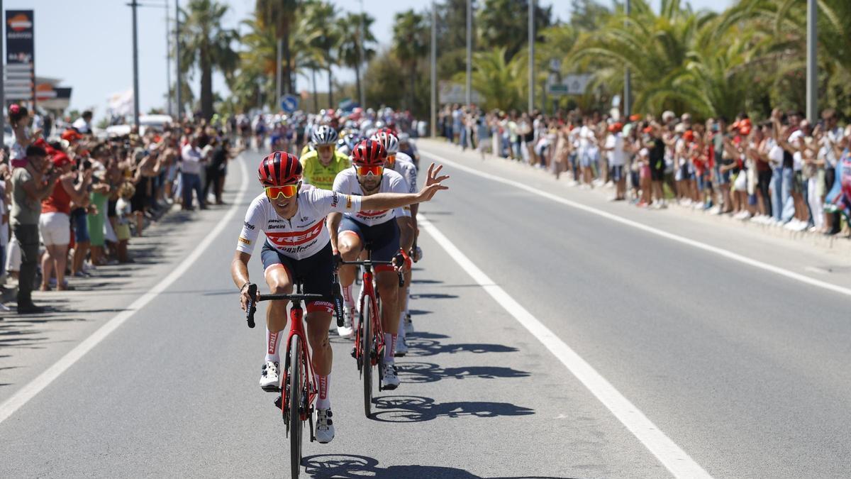 La Vuelta Ciclista a su paso por la localidad sevillana de Lebrija