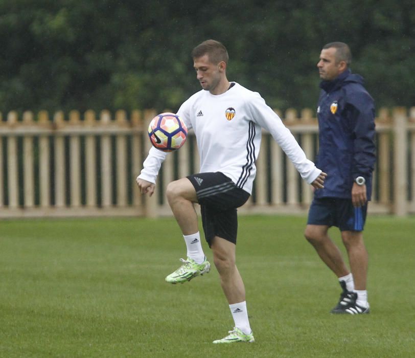 Entrenamiento del Valencia en Marlow