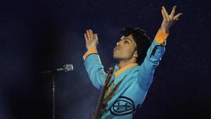 Prince. durante su actuación en laSuper Bowl del 2007, en el Dolphin Stadium de Miami. 