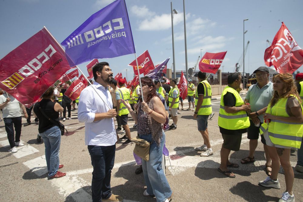 Segundo día de huelga de los trabajadores de Fertiberia en el Port de Sagunt