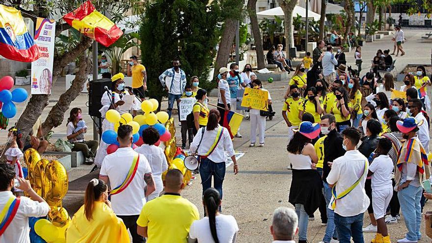 Luto por Colombia en las Pitiusas