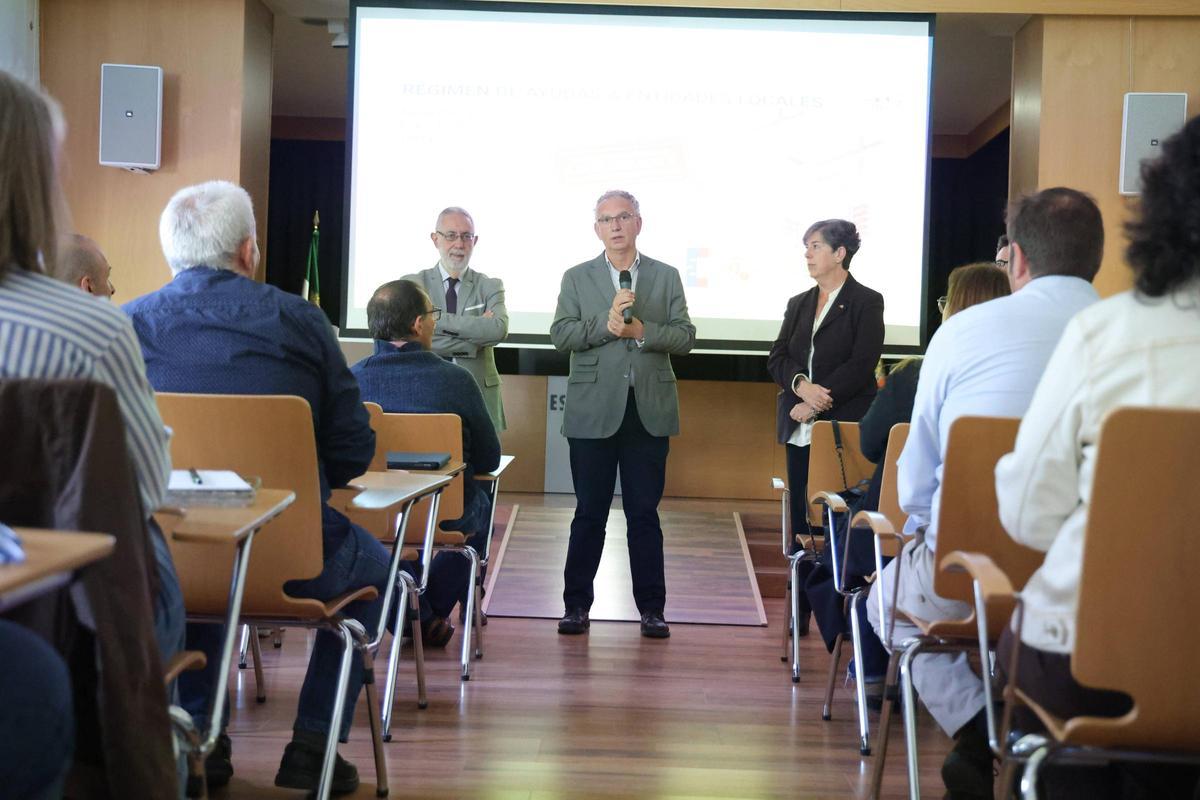 José Luis Quintana, con los subdelegados de Cáceres y Badajoz.