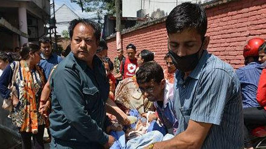 Nepal: 36 muertos, mil heridos