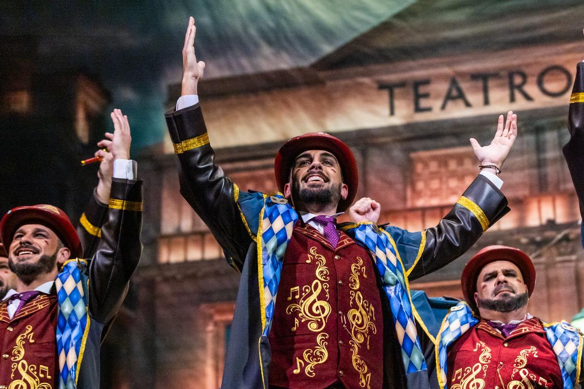 Investigadores de 'El asesino de comparsistas'.