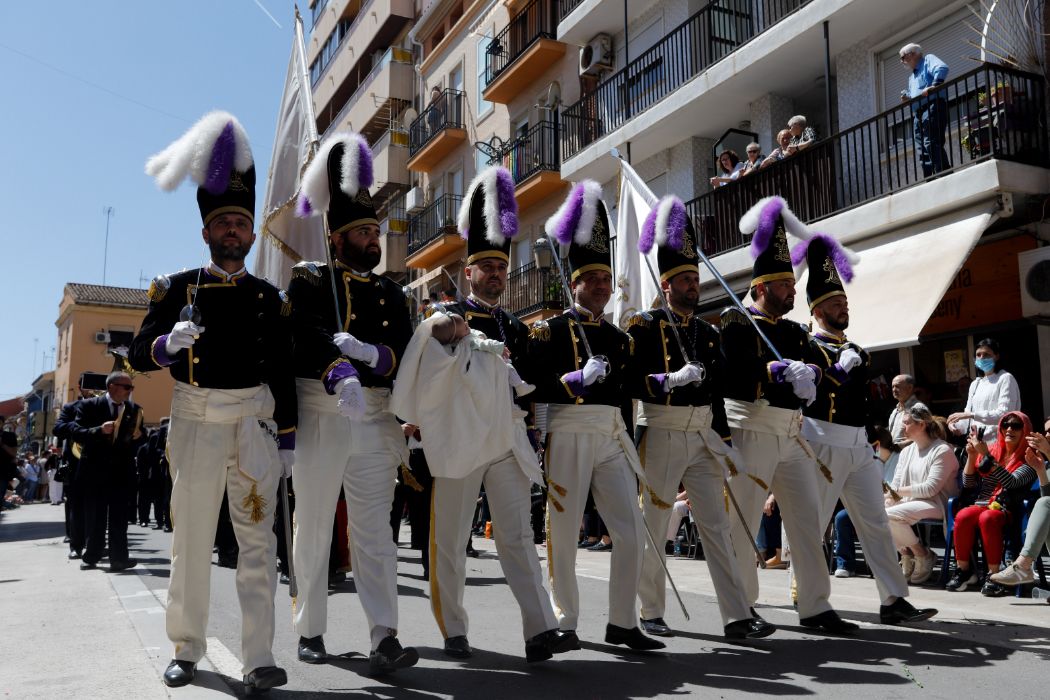 Flores y alegría para despedir la Semana Santa Marinera en el desfile de Resurrección