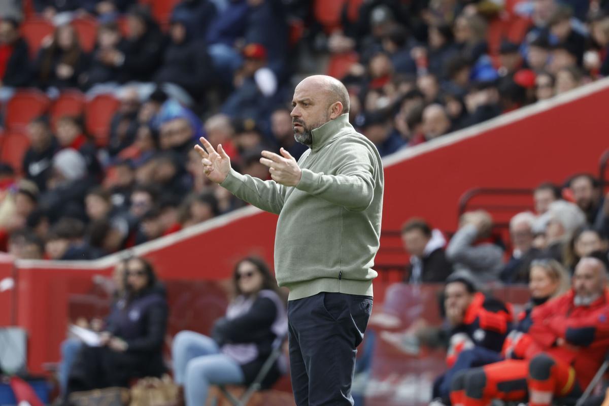 Manolo González gesticula durante el partido ante el Mallorca.