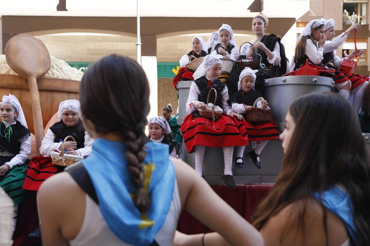 EN IMÁGENES: El desfile de carrozas del lunes de Pascua
