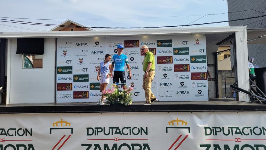 Javier Serrano mantiene el liderato de la Vuelta Ciclista a Zamora