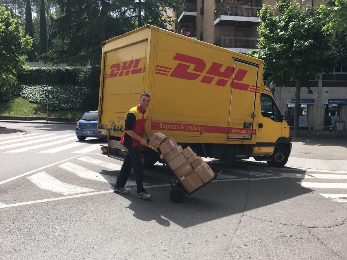 Transportista de DHL.