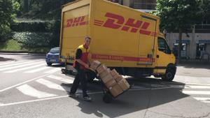 Transportista de DHL.