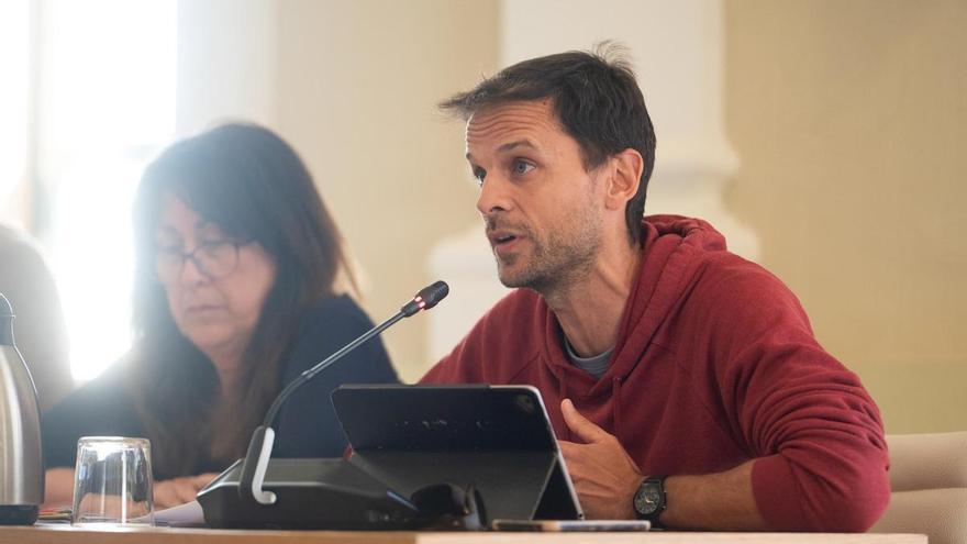 Podemos Cáceres celebra la retirada de la Cruz de los Caídos: 