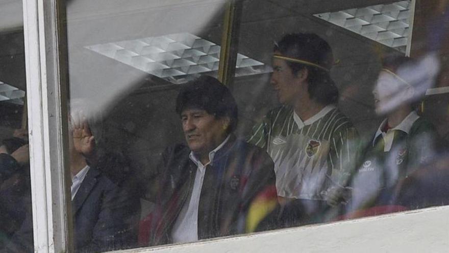 Evo Morales viaja a Cuba para tratarse de un tumor benigno en la garganta