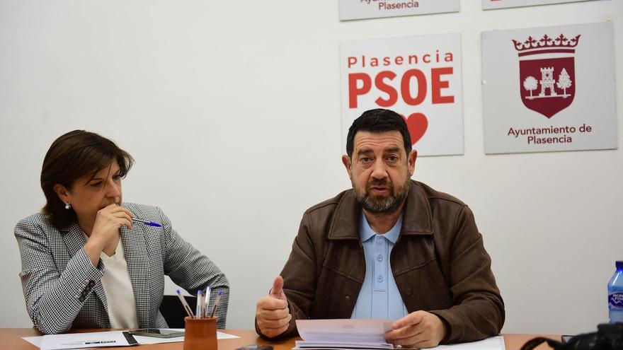 El PSOE de Plasencia tacha de &quot;vergüenza&quot; la gestión de los ‘nuevos’ autobuses
