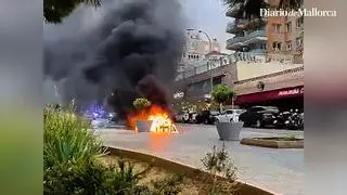 VÍDEO | Así ha sido el incendio de un coche en Portopí, en Palma