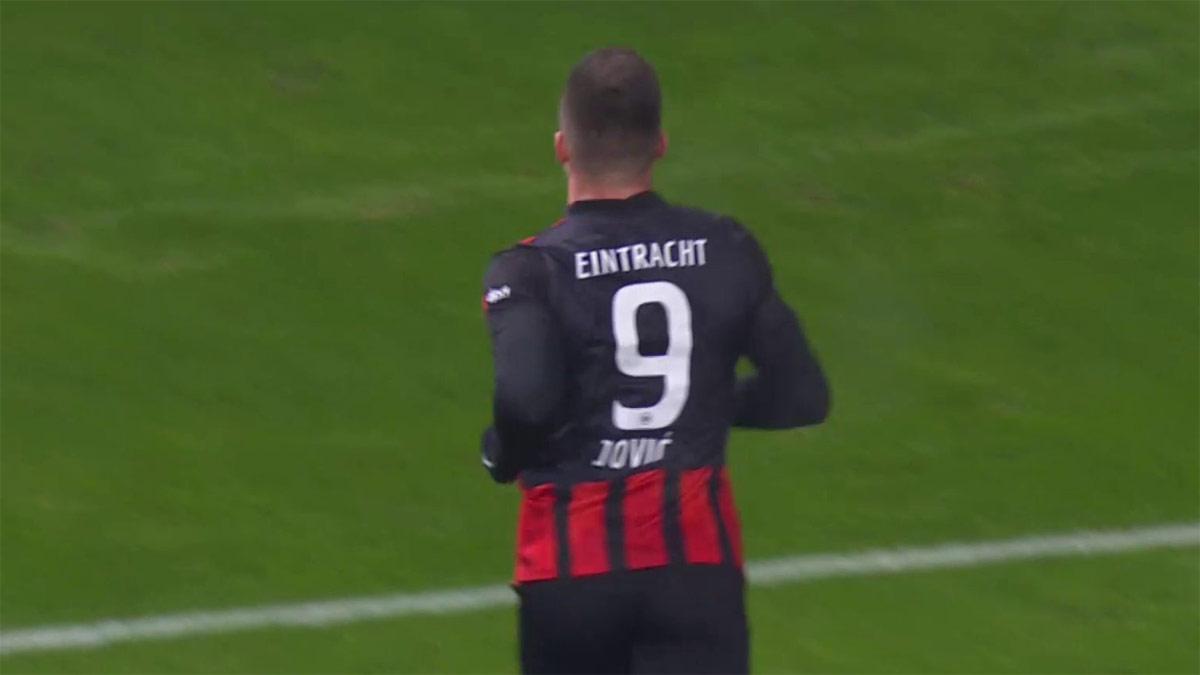 Jovic volvió a marcar con el Eintracht