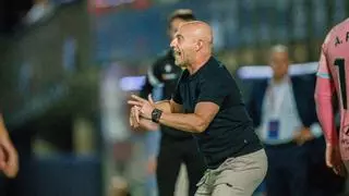 El enfado de Calero tras la goleada al Oviedo: “Tras el segundo penalti hemos estado catastróficamente mal; La segunda parte ha sido un despropósito”