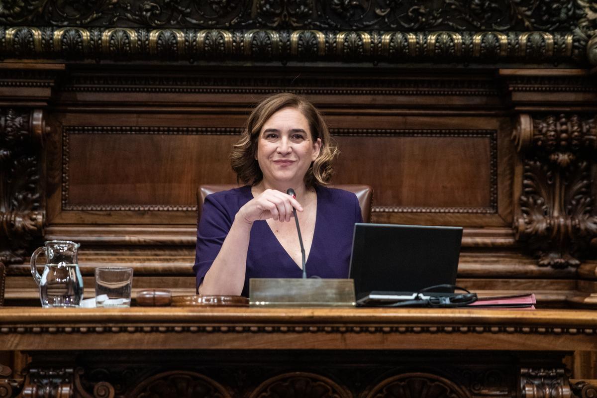 Envit de Colau per desencallar el veto comercial de l’Eixample aquest divendres