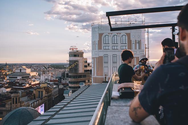 La terraza-azotea de Ella Sky Bar, en Madrid